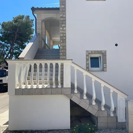 Gagula Apartman Vir