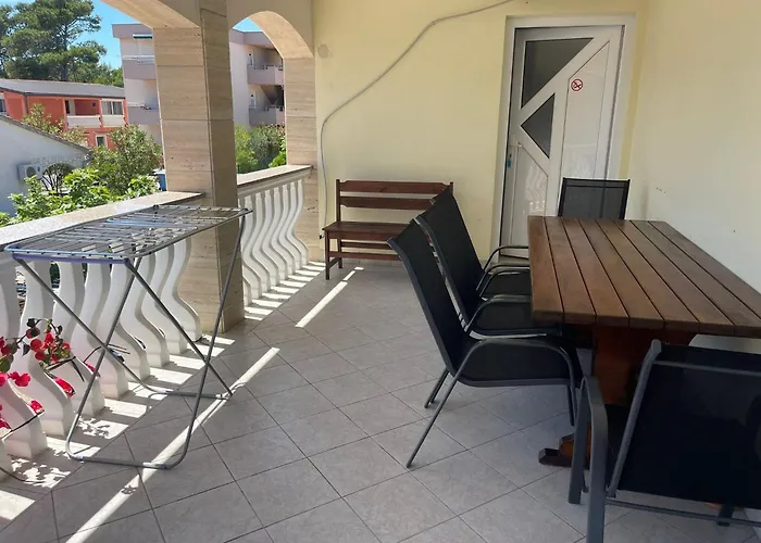 Gagula 公寓 维尔